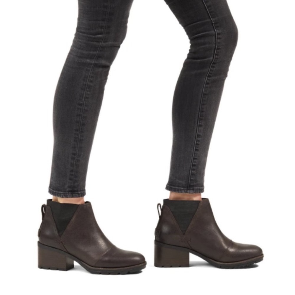 Sorel Cate Chelsea Boots in Blackened Brown